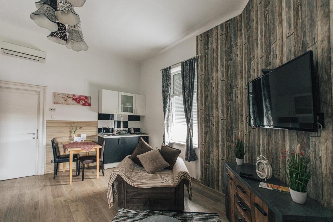 Palmers Apartments And Rooms ซาเกร็บ ภายนอก รูปภาพ